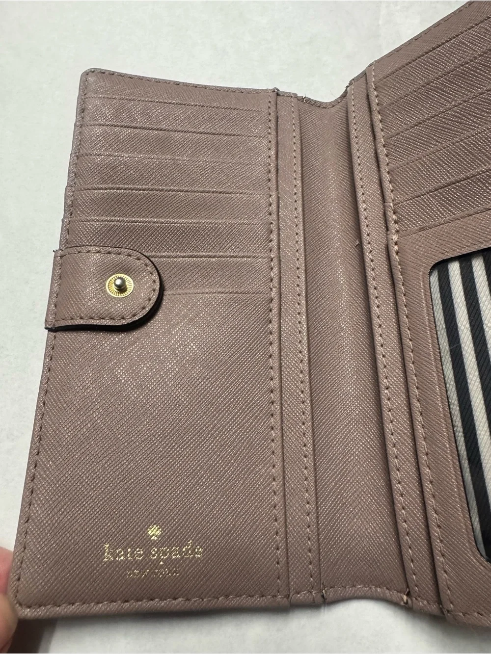 Kate Spade New York Colorblock (Two-Tone) Saffiano Leather Wallet black/mauve